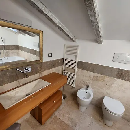 Vieri In Apartament