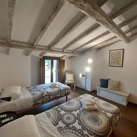 Vieri In Apartment Florence